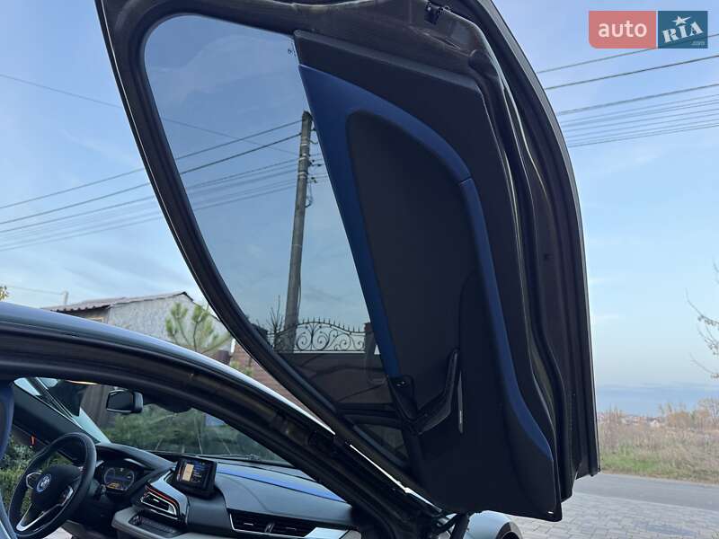 Купе BMW i8 2016 в Киеве фото 62 Купе BMW i8 2016 в Киеве