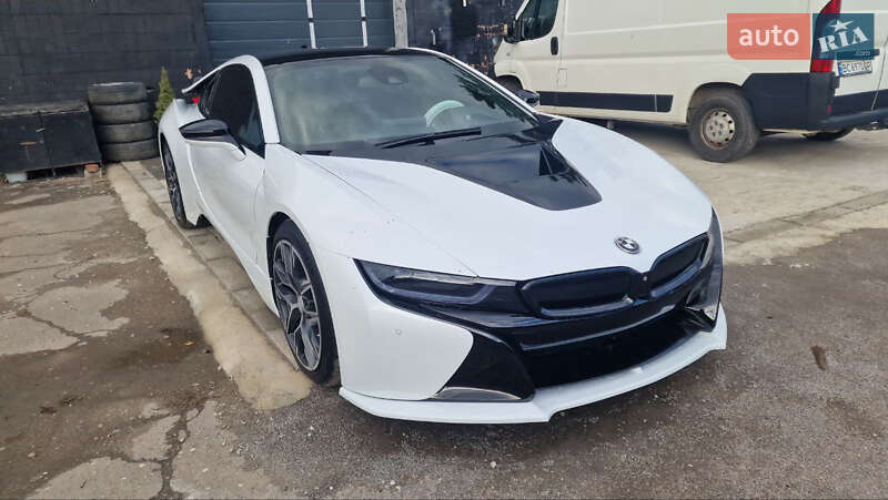 Купе BMW i8 2015 в Луцке