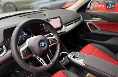 Внедорожник / Кроссовер BMW iX1 2024 в 