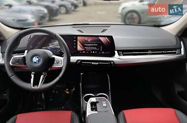 Внедорожник / Кроссовер BMW iX1 2024 в 