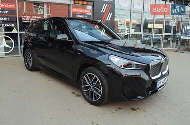 Внедорожник / Кроссовер BMW iX1 2024 в 
