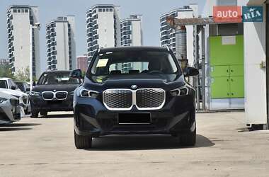Внедорожник / Кроссовер BMW iX1 2025 в 
