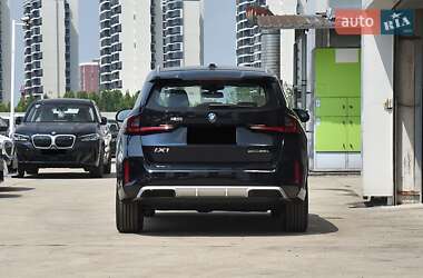 Внедорожник / Кроссовер BMW iX1 2025 в 
