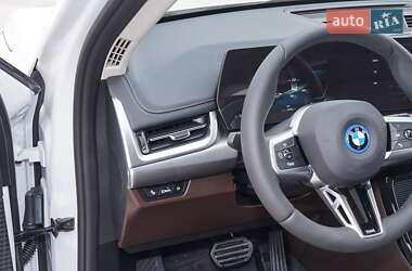 Внедорожник / Кроссовер BMW iX1 2025 в 