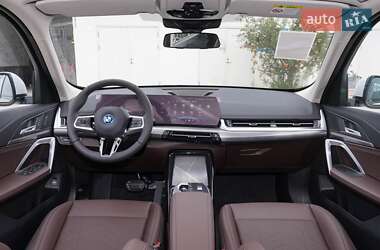 Внедорожник / Кроссовер BMW iX1 2025 в 