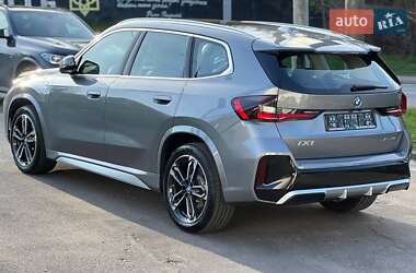 Внедорожник / Кроссовер BMW iX1 2023 в 