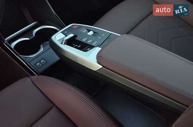 Внедорожник / Кроссовер BMW iX1 2024 в 