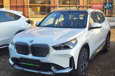 Внедорожник / Кроссовер BMW iX1 2024 в 