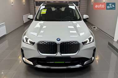 Внедорожник / Кроссовер BMW iX1 2025 в 