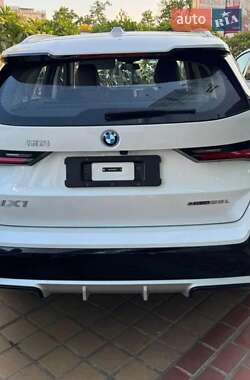Внедорожник / Кроссовер BMW iX1 2025 в 