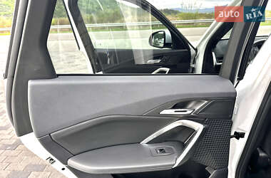 Позашляховик / Кросовер BMW iX1 2024 в 