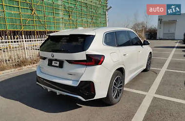 Внедорожник / Кроссовер BMW iX1 2025 в 