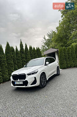 Внедорожник / Кроссовер BMW iX1 2023 в 