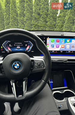 Внедорожник / Кроссовер BMW iX1 2023 в 
