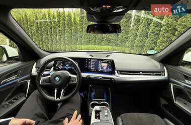 Внедорожник / Кроссовер BMW iX1 2023 в 