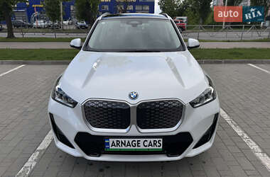 Внедорожник / Кроссовер BMW iX1 2024 в 