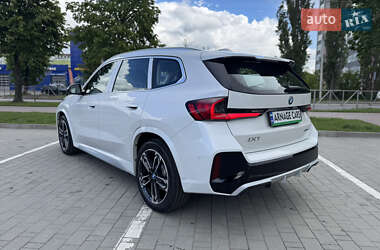 Внедорожник / Кроссовер BMW iX1 2024 в 