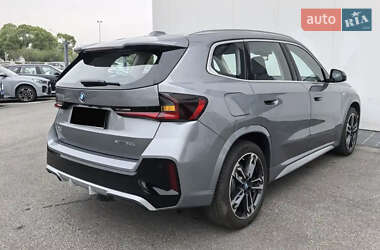 Внедорожник / Кроссовер BMW iX1 2023 в 