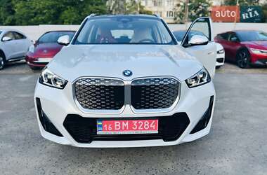Внедорожник / Кроссовер BMW iX1 2025 в 
