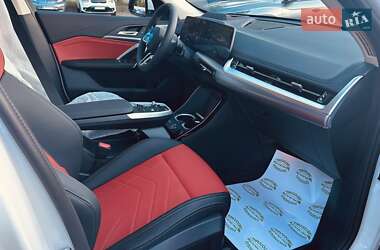 Внедорожник / Кроссовер BMW iX1 2025 в 