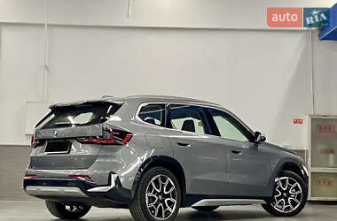 Внедорожник / Кроссовер BMW iX1 2023 в 