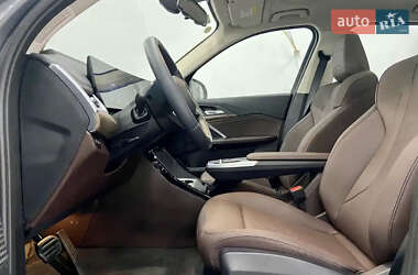 Внедорожник / Кроссовер BMW iX1 2023 в 