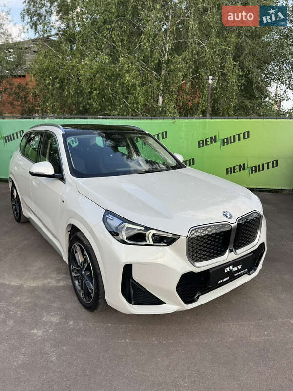 BMW iX1 2023