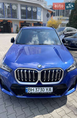 Внедорожник / Кроссовер BMW iX1 2023 в 