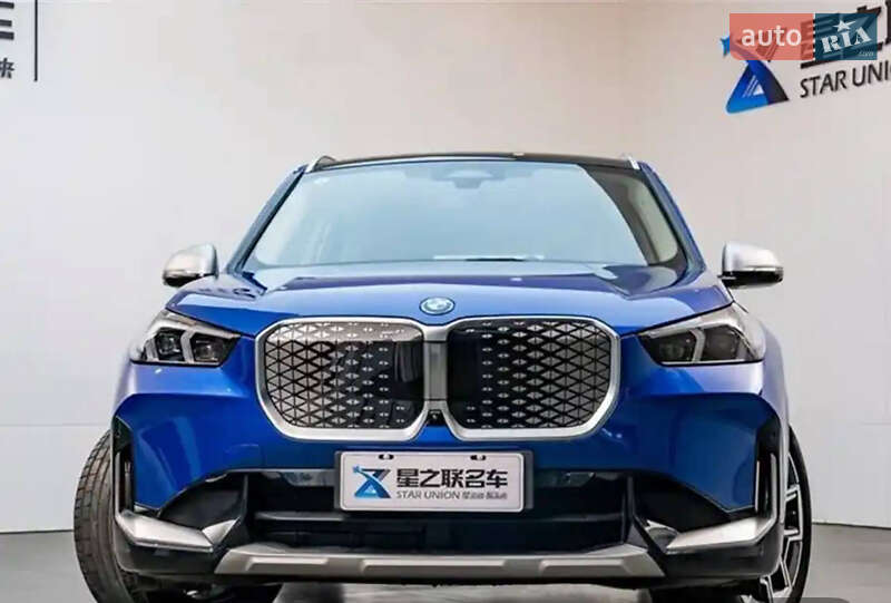 BMW iX1 2023