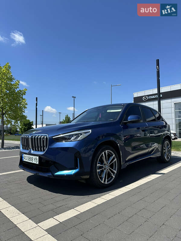 Внедорожник / Кроссовер BMW iX1 2023 в 