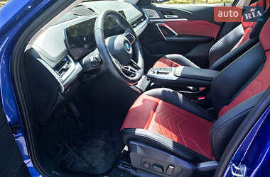 Внедорожник / Кроссовер BMW iX1 2023 в 