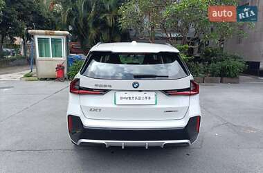 Внедорожник / Кроссовер BMW iX1 2023 в 