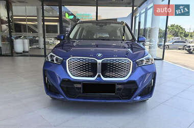 Внедорожник / Кроссовер BMW iX1 2023 в 