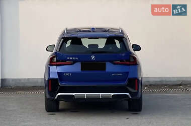 Внедорожник / Кроссовер BMW iX1 2023 в 