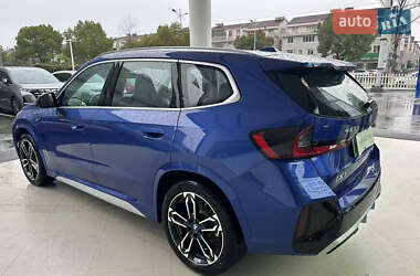 Внедорожник / Кроссовер BMW iX1 2023 в 