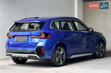 Внедорожник / Кроссовер BMW iX1 2023 в 