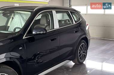 Внедорожник / Кроссовер BMW iX1 2025 в 