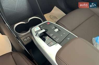 Внедорожник / Кроссовер BMW iX1 2025 в 