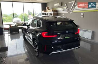 Внедорожник / Кроссовер BMW iX1 2025 в 