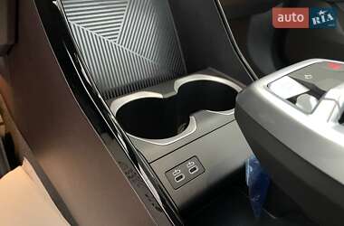 Внедорожник / Кроссовер BMW iX1 2025 в 