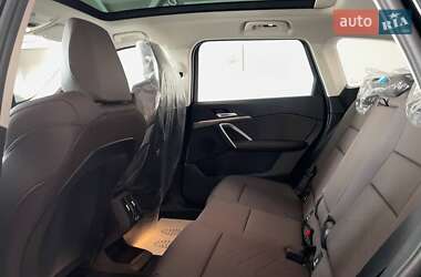 Внедорожник / Кроссовер BMW iX1 2025 в 