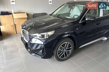 Внедорожник / Кроссовер BMW iX1 2025 в 