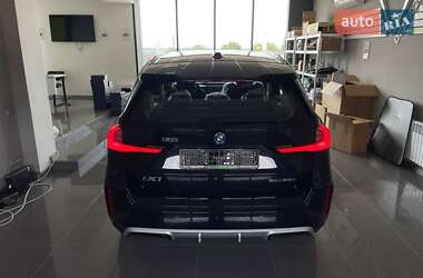 Внедорожник / Кроссовер BMW iX1 2025 в 