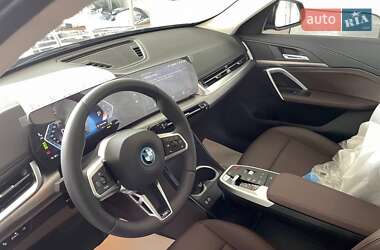 Внедорожник / Кроссовер BMW iX1 2025 в 