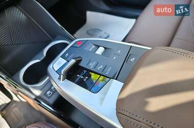 Внедорожник / Кроссовер BMW iX1 2025 в 