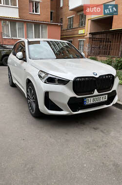 Внедорожник / Кроссовер BMW iX1 2023 в 