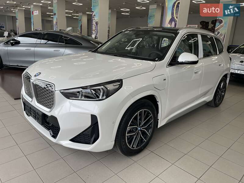 BMW iX1 2025