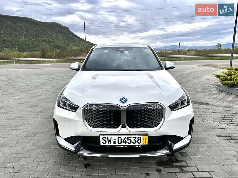 Позашляховик / Кросовер BMW iX1 2024 в Хусті