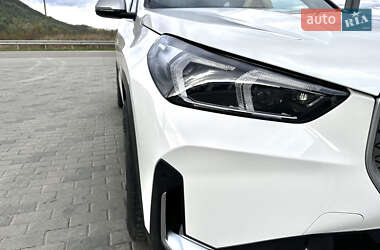 Внедорожник / Кроссовер BMW iX1 2024 в 