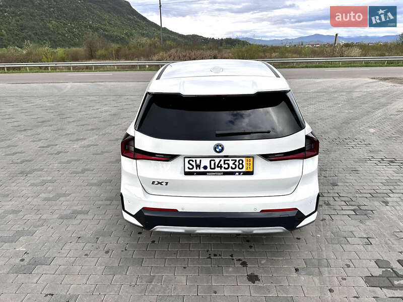 Позашляховик / Кросовер BMW iX1 2024 в Хусті